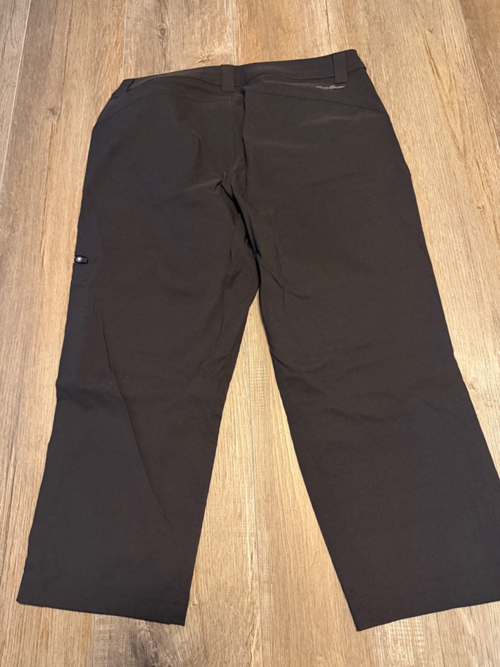 Eddie Bauer Women’s  Black Stretch Capris - Picture 5 of 6